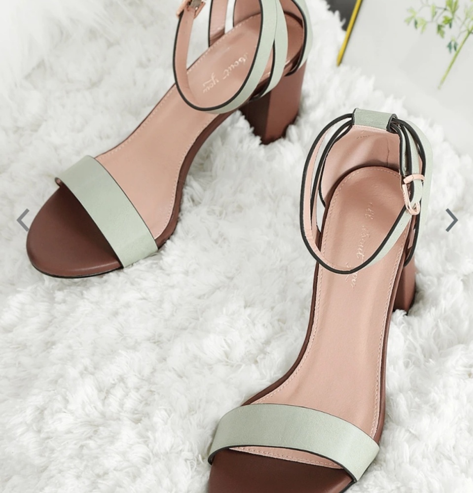 Heels - Picture 3 of 8